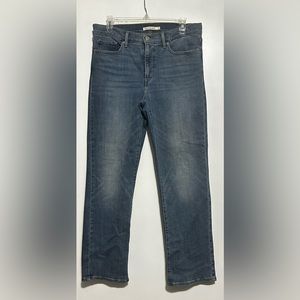 Levi’s Women’s 314 Shaping Straight Jeans